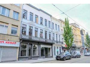 Karaktervol handelspand op toplocatie in Brederodestraat!