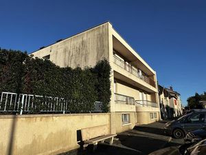 Immeuble comprenant 4 appartements