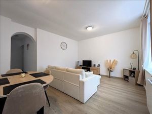 Appartement - RDC - 60 90 m2 - 3 pièces - Non meublé