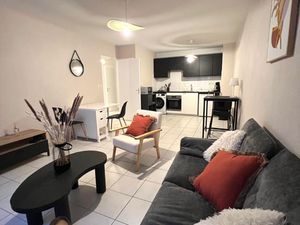 APPARTEMENT F2 MEUBLE TOUT CONFORT - PARKING PRIVATIF/ CARNO