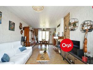 Maison Saint-Priest 170 m² T-4 à vendre  348 000 €