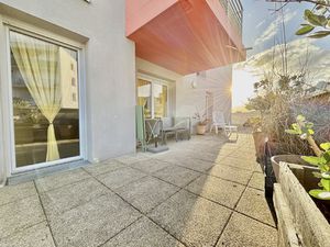 LA RICHE CENTRE PROCHE MAIRIE - BEAU T3 AVEC TERRASSE ET PAR