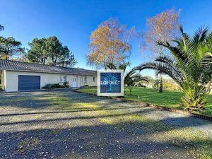 Maison de plain pied  4 chambres  garage et parc arboré