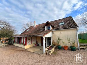 À Valigny  découvrez cette maison rénovée offrant un cadre d