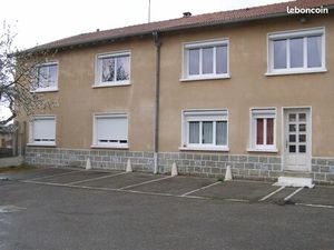Parking voiture plein centre Andrézieux