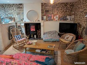 Suite de 45m² en longère : L'Autonomie Totale avec l'Option Convivialité