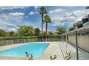 A louer appartement t3 d'exception 90 m2 - 20m2 terrasse + 10 m2 garage + piscine privee -