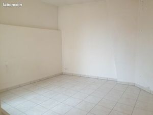 Studio Proche Gare RER