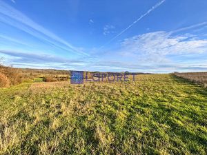 Vente terrain 70000 m² à Cheillé (37190)  158 490 €