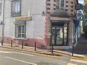 Vente locaux professionnels 60 m² à Aubervilliers (93300)  275 800 €