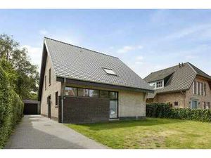 Lichtrijke villa met riante tuin