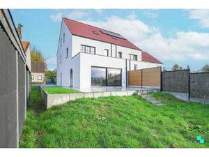 Ruime halfopen bebouwing in Zwevegem