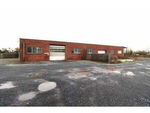 Opslagplaats te huur nabij oprit autostrade te Izegem