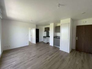 Location Appartement 2 pièces à Carpiquet (14650) : à louer 2 pièces / 39m² Carpiquet