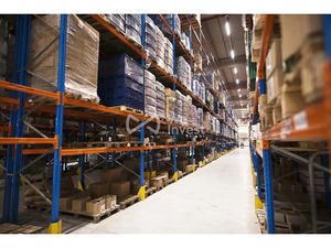 Vente locaux professionnels 1500 m² à Lescar (64230)  350 000 €