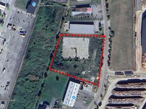 Vente locaux professionnels 7837 m² à Saint-Junien (87200)  417 000 €