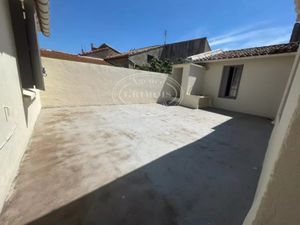 Vente immeuble 10 pièces 210 m² à Lézignan-Corbières (11200)  120 000 €