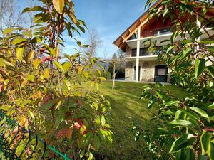 St Jorioz : Appartement de standing  94m²  2 chs avec sdb  grande terrasse et jardin privé