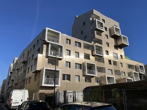 Beau T2 45m2 plein sud vude dégagée balcon et parking