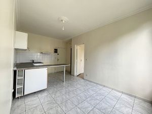 APPARTEMENT F2 LOUE