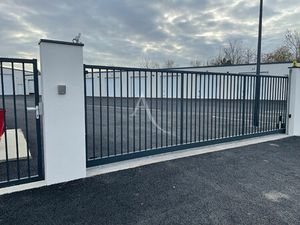 Location parking / box 1 pièce  41.00m²  Bretignolles