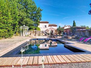 FAYENCE - MAS PROVENCAL - MAGNIFIQUE TERRAIN 2HA - PISCINE