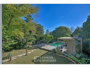 Maison de 1900 entièrement rénovée  jardin et piscine  Tour Magne