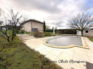 Cercie (69220) – Maison familiale lumineuse 2 niveaux – Piscine – Vue vignes