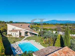Villa d'architecte en campagne proche de Pernes les fontaines