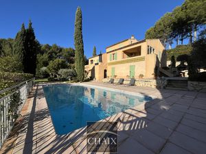 Superbe villa meublée de 252 m2 habitables Prestations rar