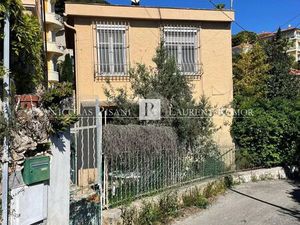 VILLEFRANCHE -DARSE-MAISON A RENOVER