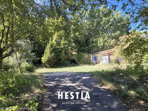 Saint-Estève Janson Terrain constructible de 1 044 m2 avec