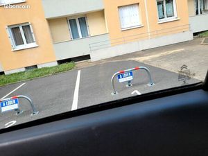 A louer gare sud place de parking face batiment