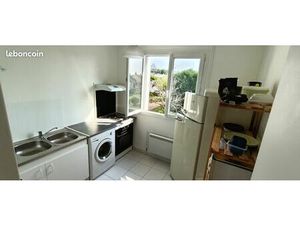 Studio lumineux meublé