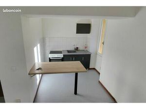 T2 rénové du sol au plafond – 380 CC