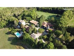 À Louer appartement ca. 70 m2 au très beau domaine