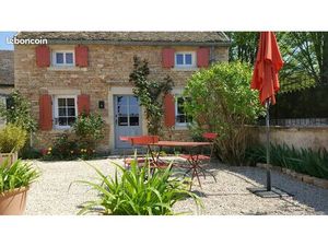 Charmante petite maison en pierre