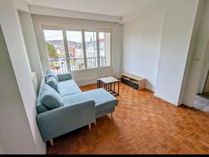 2 pièces 50m2 place de la mairie