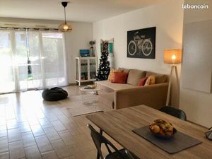 Particulier loue appartement T3 meublé de 65 m2 à Meyreuil