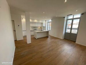 Appartement T3 94 m2 à louer à PERIGUEUX centre ville  refait à neuf  haut standing