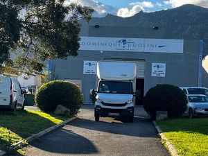 Loue batiment commercial