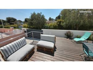 Maison vue mer 3 chambres  accès plage  quartier calme  proche commerces et transports