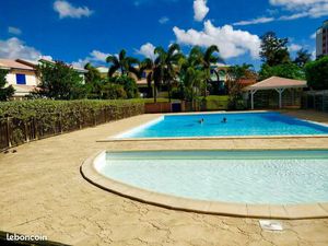 Maison F3 duplex dans une résidence de standing avec piscine
