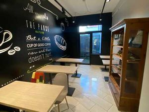 Salon de thé 55 m2/ snack et d'un loft de 101 m2