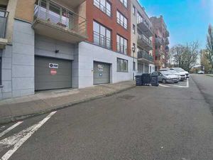 5 emplacement parking à vendre by Newtendances