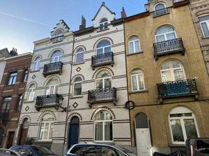 SCHAERBEEK - MAISON 6 CHAMBRES