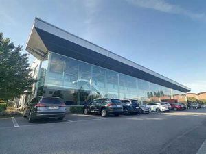 Immeuble de bureaux moderne sur la Rive Gauche