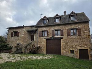 Environs Chapaize. Très agréable maison ancienne en pierre rénovée dans les années 1987.