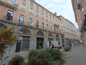 A louer local commercial de 900m² - Grenoble- Hyper-Centre