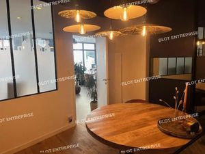 À VENDRE / À LOUER - LOCAL COMMERCIAL - VANNES - 75 m²